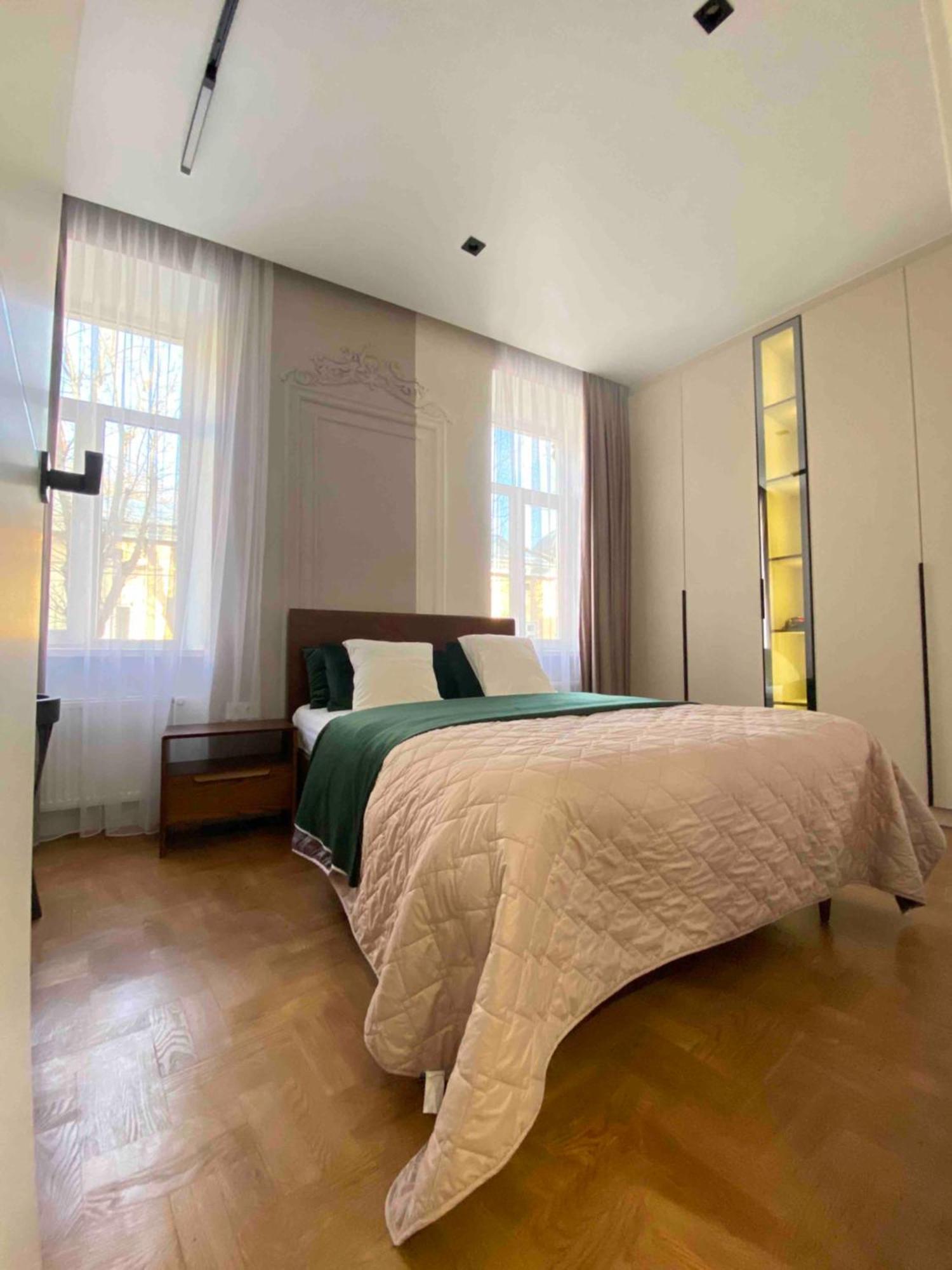 Favorit Apartments 2 Кім Безкоштовна Парковка Центр З Балконом Не Далеко Від Ж Д Вокзалу Звітні Документи Lviv Luaran gambar
